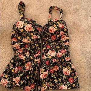 Zip up tanktop with padding